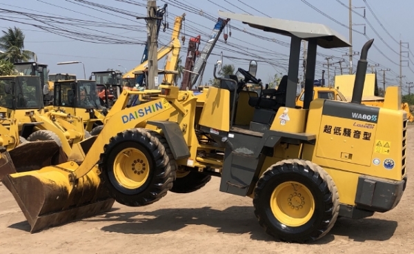ขายรถตักล้อยาง KOMATSU WA80-3 นำเข้าเองจากญี่ปุ่น สภาพสวยพร้อมใช้งาน มีVDOการทำงานครับ