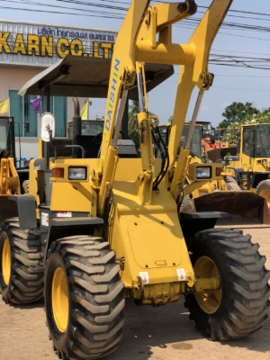 ขายรถตักล้อยาง KOMATSU WA80-3 นำเข้าเองจากญี่ปุ่น สภาพสวยพร้อมใช้งาน มีVDOการทำงานครับ