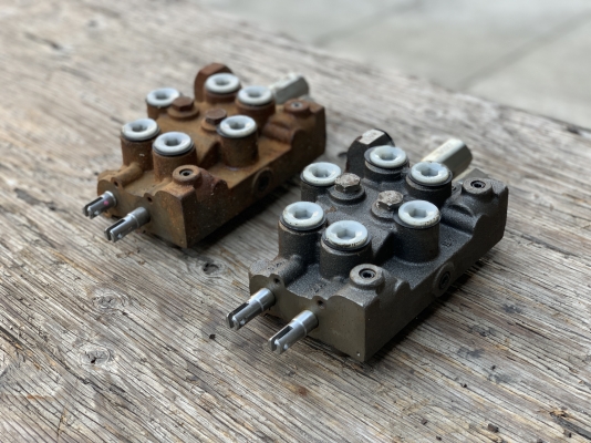 ขาย วาล์วไฮโดรลิคมือโยก **ของใหม่เก่าเก็บไม่เคยใช้งาน** มี 2ชุดครับ ราคาชุดละ 2,200 บาท ขาย วาล์วไฮโดรลิคมือโยก **ของใหม่เก่าเก็บไม่เคยใช้งาน** มี 2ชุดครับ ราคาชุดละ 2,200 บาท