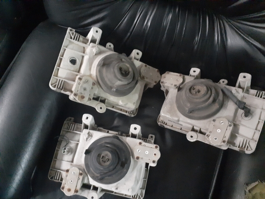 ไฟหน้ามิตซูแคนเตอร์  Mitsubishi Canter 1 คู่ +แถมอีก 1 ข้างซ้ายแท้เก่าญี่ปุ่น
