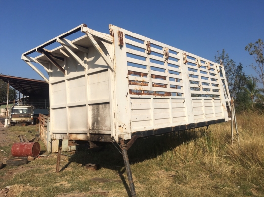 ขายกะบะใส่อ้อยรถบรรทุก ยาว6.70เมตร กว้าง2.54เมตร 45000บาท ขายกะบะใส่อ้อยรถบรรทุก ยาว6.70เมตร กว้าง2.54เมตร 45000บาท