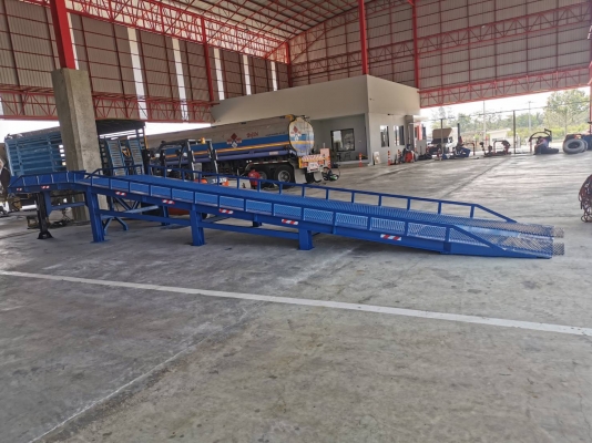 ขายMobile Ramp  สะพานโหลดสินค้า  สะพานโหลดสินค้าสำหรับโฟล์คลิฟท์ สะพานปรับระดับ ขายสะพานขึ้นตู้คอนเทนเนอร์ สะพานขึ้นรถบรรทุก สะพานขึ้นแม๊กโคร  คานคู่รับน้ำหนักได้9ตัน กว้าง2.10เมตร ยาว11.85เมตร