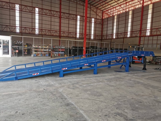 ขายMobile Ramp  สะพานโหลดสินค้า  สะพานโหลดสินค้าสำหรับโฟล์คลิฟท์ สะพานปรับระดับ ขายสะพานขึ้นตู้คอนเทนเนอร์ สะพานขึ้นรถบรรทุก สะพานขึ้นแม๊กโคร  คานคู่รับน้ำหนักได้9ตัน กว้าง2.10เมตร ยาว11.85เมตร