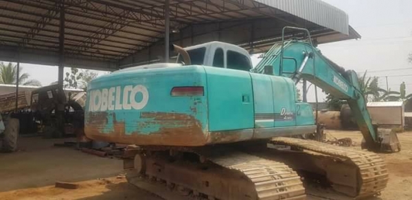 ขาย590000ขายด่วน590000เอกสารเล่มทะเบียนครับรถแบ๊คโฮโกเบล200-3(มากที)ไฟฟ้าครบเอวแน่นต้องเช็คปั๊มนิดหน่อยมีควันออกท่อไอเสียนอกนั้นดีครับสีไม่สวยแต่รถคุณภาพดีทำงานเก่งเร่งหาเงินให้เจ้าของครับใครกำลังตามรุ่นนี้อยู่รีบๆมาครับตั้งขาย590000ต่อรองนิดๆหน่อยๆพอหอมป