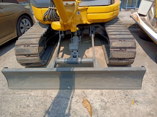 KOMATSU รุ่นPC40 MR-1 * มีตู้เก๋ง * KOMATSU รุ่นPC40 MR-1 * มีตู้เก๋ง *