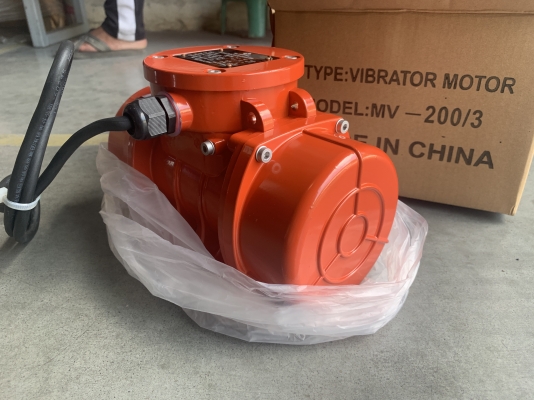 ขายมอเตอร์สั่น-เขย่า Silvertec ** ของใหม่ในกล่อง** มีหลายขนาดทั้งไฟบ้าน และไฟโรงงาน สนใจติดต่อสอบถามได้ครับ