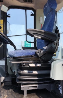 ขายรถตักล้อยาง HITACHI ZW220-5B (เทียบเท่า WA380-7) ปี 2016 นำเข้าเองจากญี่ปุ่น มีVDOการทำงานครับ ขายรถตักล้อยาง HITACHI ZW220-5B (เทียบเท่า WA380-7) ปี 2016 นำเข้าเองจากญี่ปุ่น มีVDOการทำงานครับ