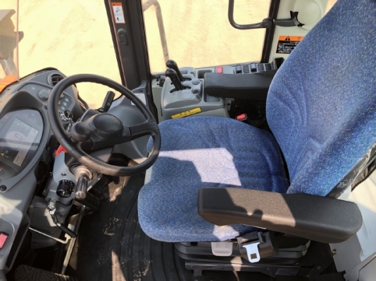 ขายรถตักล้อยาง HITACHI ZW220-5B (เทียบเท่า WA380-7) ปี 2016 นำเข้าเองจากญี่ปุ่น มีVDOการทำงานครับ ขายรถตักล้อยาง HITACHI ZW220-5B (เทียบเท่า WA380-7) ปี 2016 นำเข้าเองจากญี่ปุ่น มีVDOการทำงานครับ