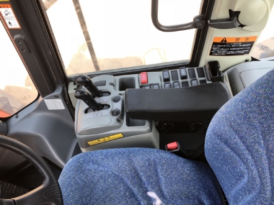 ขายรถตักล้อยาง HITACHI ZW220-5B (เทียบเท่า WA380-7) ปี 2016 นำเข้าเองจากญี่ปุ่น มีVDOการทำงานครับ ขายรถตักล้อยาง HITACHI ZW220-5B (เทียบเท่า WA380-7) ปี 2016 นำเข้าเองจากญี่ปุ่น มีVDOการทำงานครับ