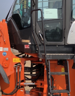 ขายรถตักล้อยาง HITACHI ZW220-5B (เทียบเท่า WA380-7) ปี 2016 นำเข้าเองจากญี่ปุ่น มีVDOการทำงานครับ ขายรถตักล้อยาง HITACHI ZW220-5B (เทียบเท่า WA380-7) ปี 2016 นำเข้าเองจากญี่ปุ่น มีVDOการทำงานครับ