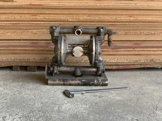 ขายปั๊มไดอะแฟรม Iwata made in Japan ขนาด 4หุน โครงสร้างสแตนเลสทั้งตัว สภาพสวย ดูดแรง พร้อมใช้งาน