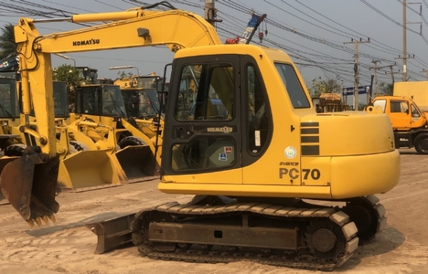 ขายรถขุด KOMATSU PC70-7 รถนอกนำเข้าเองจากญี่ปุ่น สภาพสวยพร้อมใช้ มีVDOการทำงานครับ