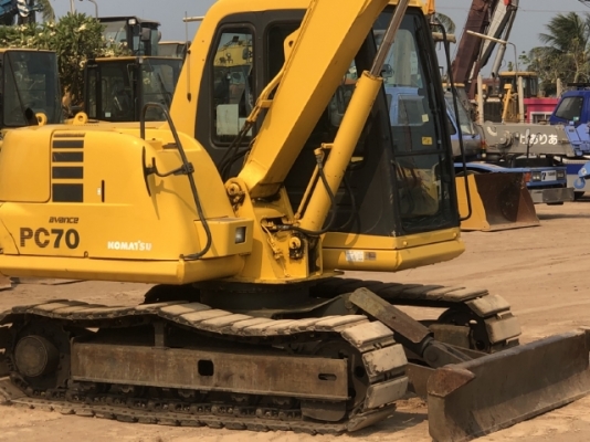 ขายรถขุด KOMATSU PC70-7 รถนอกนำเข้าเองจากญี่ปุ่น สภาพสวยพร้อมใช้ มีVDOการทำงานครับ