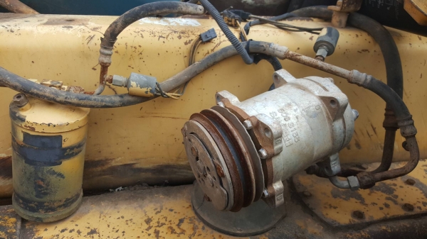 ขายตามสภาพ รถเกรด JOHN DEERE 772 BH ขับเคลื่อน 6WD เครื่องพังยังไม่ได้ซ่อม เอกสารใบซื้อขาย ราคาต่อรองได้ครับ ขายตามสภาพ รถเกรด JOHN DEERE 772 BH ขับเคลื่อน 6WD เครื่องพังยังไม่ได้ซ่อม เอกสารใบซื้อขาย ราคาต่อรองได้ครับ