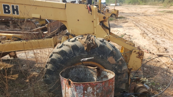 ขายตามสภาพ รถเกรด JOHN DEERE 772 BH ขับเคลื่อน 6WD เครื่องพังยังไม่ได้ซ่อม เอกสารใบซื้อขาย ราคาต่อรองได้ครับ ขายตามสภาพ รถเกรด JOHN DEERE 772 BH ขับเคลื่อน 6WD เครื่องพังยังไม่ได้ซ่อม เอกสารใบซื้อขาย ราคาต่อรองได้ครับ