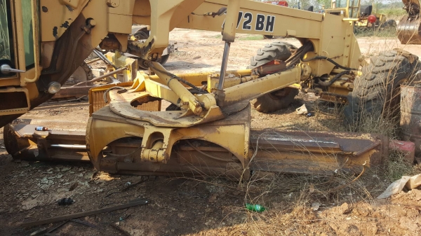 ขายตามสภาพ รถเกรด JOHN DEERE 772 BH ขับเคลื่อน 6WD เครื่องพังยังไม่ได้ซ่อม เอกสารใบซื้อขาย ราคาต่อรองได้ครับ ขายตามสภาพ รถเกรด JOHN DEERE 772 BH ขับเคลื่อน 6WD เครื่องพังยังไม่ได้ซ่อม เอกสารใบซื้อขาย ราคาต่อรองได้ครับ