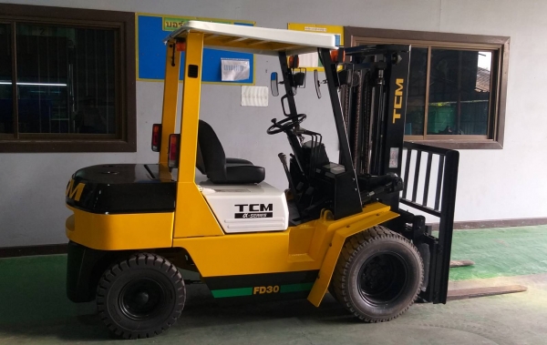 ขายรถฟอร์คลิฟท์ TCM FD30Z8 เสาสุง 3.0 เมตร เกี่ยร์ธรรมดา เครืองยนต์ดีเซล C240 เป็นรถนำเข้าจากญี่ปุ่น ล้อหน้าคู่ Slide Shift ซ้าย - ขวา ขายรถฟอร์คลิฟท์ TCM FD30Z8 เสาสุง 3.0 เมตร เกี่ยร์ธรรมดา เครืองยนต์ดีเซล C240 เป็นรถนำเข้าจากญี่ปุ่น ล้อหน้าคู่ Slide Shift ซ้าย - ขวา