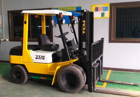 ขายรถฟอร์คลิฟท์ TCM FD30Z8 เสาสุง 3.0 เมตร เกี่ยร์ธรรมดา เครืองยนต์ดีเซล C240 เป็นรถนำเข้าจากญี่ปุ่น ล้อหน้าคู่ Slide Shift ซ้าย - ขวา ขายรถฟอร์คลิฟท์ TCM FD30Z8 เสาสุง 3.0 เมตร เกี่ยร์ธรรมดา เครืองยนต์ดีเซล C240 เป็นรถนำเข้าจากญี่ปุ่น ล้อหน้าคู่ Slide Shift ซ้าย - ขวา