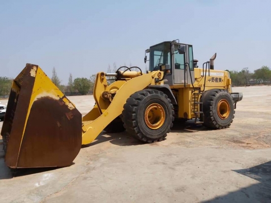 ขายรถตัก TCM รุ่น L40-3 (ขนาดตัวเทียบเท่า 870 ) รถสวย กำลังดี เครื่องดี เกียร์ใช้ได้ทุกเกียร์ สีเดิมๆจากนอก เอกสารซื้อขาย สนใจคุยราคากันได้ที่ 081-3531946 ต่อ.บางนา