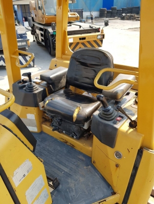 แทร็คเตอร์ CAT D3G เก่านอก ปีใหม่ๆ2006 4,700ชม. สภาพจบๆ ระบบสมบูรณ์มาก