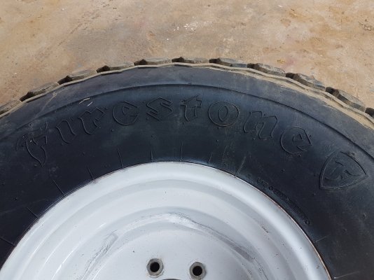 ล้อรถไถ