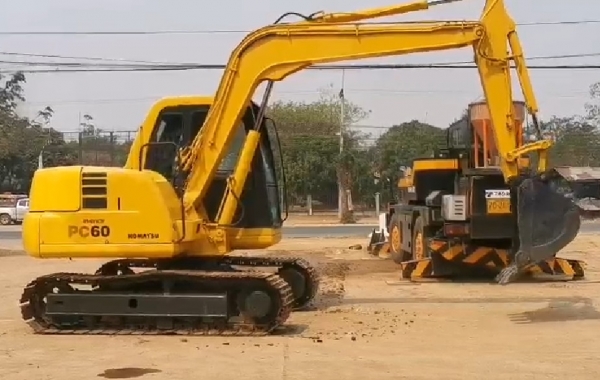 ขายรถขุดKOMATSU PC60-7 เครื่องยนต์Komatsu-4D95L ,จำนวน 4 สูบ,คอนโทรลน้ำมัน, ปั้๊มนิ้ว,มีลายเจาะ, แทรคเหล็ก, รถเก่านอก, มีเอกสาร,ยังไม่เคยใช้งานในไทย, ขายตามสภาพ*เมื่อรถทำงานได้ 1 ชั่วโมง ระบบการทำงานจะเริ่มช้าลง