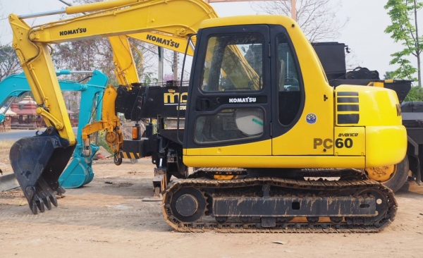 ขายรถขุดKOMATSU PC60-7 เครื่องยนต์Komatsu-4D95L ,จำนวน 4 สูบ,คอนโทรลน้ำมัน, ปั้๊มนิ้ว,มีลายเจาะ, แทรคเหล็ก, รถเก่านอก, มีเอกสาร,ยังไม่เคยใช้งานในไทย, ขายตามสภาพ*เมื่อรถทำงานได้ 1 ชั่วโมง ระบบการทำงานจะเริ่มช้าลง