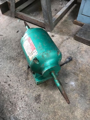 แท่นขัดเพลาแหลม