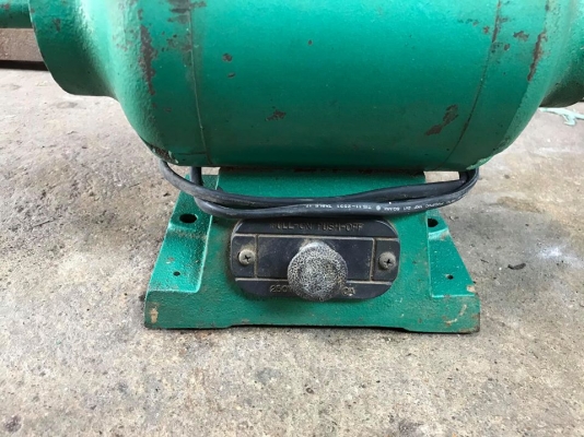 แท่นขัดเพลาแหลม