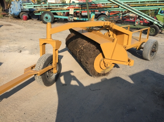 รถพ่วงกวาดถนน