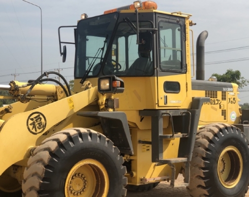 ขายรถตักล้อยาง KOMATSU WA300-3E นำเข้าเองจากญี่ปุ่น สภาพสวยพร้อมใช้งาน มีVDOการทำงานครับ