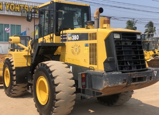 ขายรถตักล้อยาง KOMATSU WA380-6 ปี 2013 นำเข้าเองจากญี่ปุ่น สภาพสวยพร้อมใช้งาน มีVDOการทำงานครับ