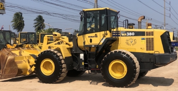 ขายรถตักล้อยาง KOMATSU WA380-6 ปี 2013 นำเข้าเองจากญี่ปุ่น สภาพสวยพร้อมใช้งาน มีVDOการทำงานครับ