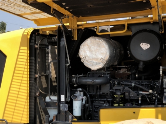 ขายรถตักล้อยาง KOMATSU WA380-6 ปี 2013 นำเข้าเองจากญี่ปุ่น สภาพสวยพร้อมใช้งาน มีVDOการทำงานครับ
