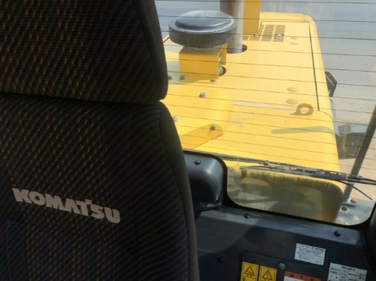 ขายรถตักล้อยาง KOMATSU WA380-6 ปี 2013 นำเข้าเองจากญี่ปุ่น สภาพสวยพร้อมใช้งาน มีVDOการทำงานครับ