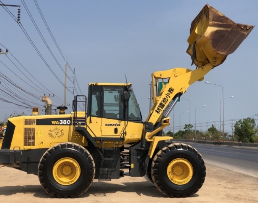ขายรถตักล้อยาง KOMATSU WA380-6 ปี 2013 นำเข้าเองจากญี่ปุ่น สภาพสวยพร้อมใช้งาน มีVDOการทำงานครับ
