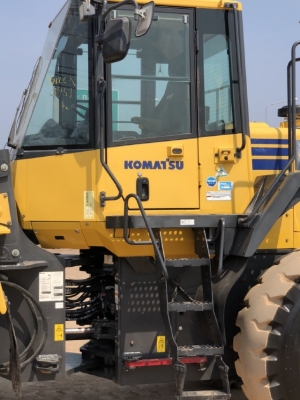 ขายรถตักล้อยาง KOMATSU WA380-6 ปี 2013 นำเข้าเองจากญี่ปุ่น สภาพสวยพร้อมใช้งาน มีVDOการทำงานครับ