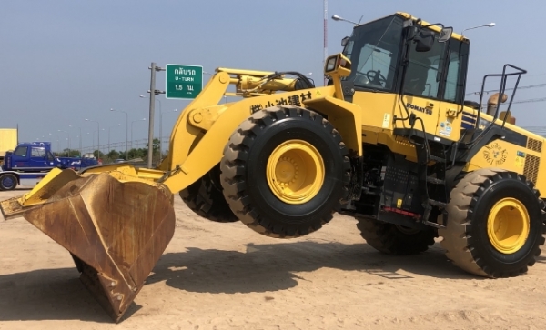 ขายรถตักล้อยาง KOMATSU WA380-6 ปี 2013 นำเข้าเองจากญี่ปุ่น สภาพสวยพร้อมใช้งาน มีVDOการทำงานครับ