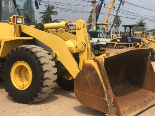 ขายรถตักล้อยาง KOMATSU WA380-6 ปี 2013 นำเข้าเองจากญี่ปุ่น สภาพสวยพร้อมใช้งาน มีVDOการทำงานครับ