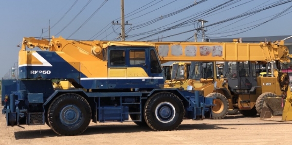 ขายรถเครน KOBELCO RK250 (ขนาด 25 ตัน) นำเข้าเองจากญี่ปุ่น สภาพสวยพร้อมใช้งาน มีVDOการทำงานครับ ขายรถเครน KOBELCO RK250 (ขนาด 25 ตัน) นำเข้าเองจากญี่ปุ่น สภาพสวยพร้อมใช้งาน มีVDOการทำงานครับ