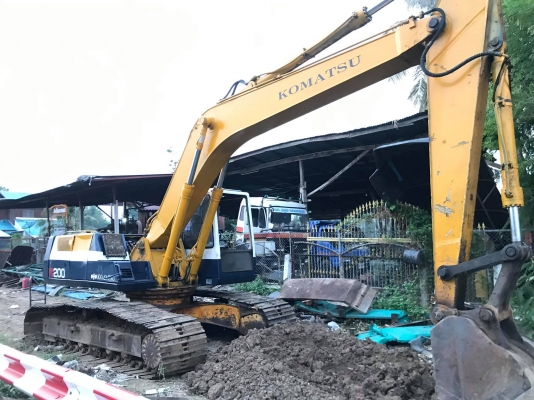 KOMATSU PC 200-5 ไฟฟ้าครบ.เอวแน่นๆอินวอยคอนโทนสั่นสนใจโทรมา081-6048274,088-1729993 KOMATSU PC 200-5 ไฟฟ้าครบ.เอวแน่นๆอินวอยคอนโทนสั่นสนใจโทรมา081-6048274,088-1729993