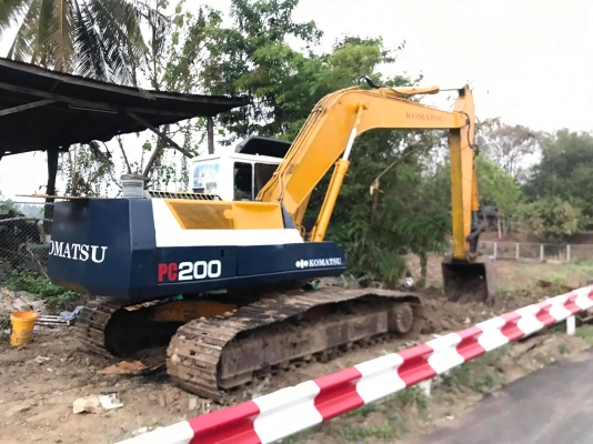 KOMATSU PC 200-5 ไฟฟ้าครบ.เอวแน่นๆอินวอยคอนโทนสั่นสนใจโทรมา081-6048274,088-1729993 KOMATSU PC 200-5 ไฟฟ้าครบ.เอวแน่นๆอินวอยคอนโทนสั่นสนใจโทรมา081-6048274,088-1729993
