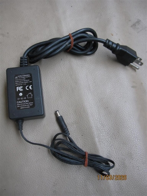 Ac/Dc Adapter 12 V สภาพใช้งานได้ปกติ จำนวน 3 ตัว (มัดรวม)