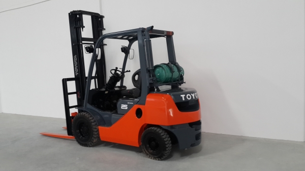 ขายรถยกโฟล์คลิฟท์ toyota ขนาด 2.5ตันเสา 2 ท่อน สูง 4 เมตร สภาพดีค่ะ 0844591695 เหมี๋ยวค่ะ ขายรถยกโฟล์คลิฟท์ toyota ขนาด 2.5ตันเสา 2 ท่อน สูง 4 เมตร สภาพดีค่ะ 0844591695 เหมี๋ยวค่ะ