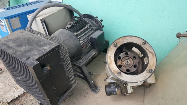 ปั้มสกรู ขนาด 15 แรงครบชุด ตามสภาพ