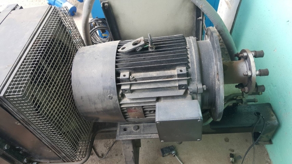 ปั้มสกรู ขนาด 15 แรงครบชุด ตามสภาพ