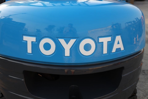Toyota 6FD25 ยก2.5ตัน เสาสูง4เมตร เครื่องดีเซล งาเท ไม่เคยใช้งานในไทย