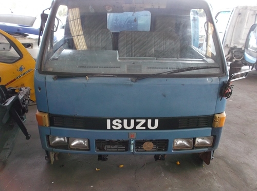 ขายหัวเก๋ง ISUZU NKR(หัวเล็ก) ยกหัวได้  ขาดกันชน
