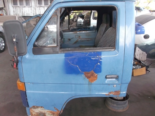 ขายหัวเก๋ง ISUZU NKR(หัวเล็ก) ยกหัวได้  ขาดกันชน