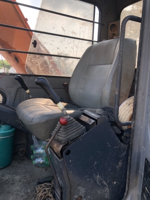 ขายแบคโคร HITASHI EX100 สภาพสวยพร้อมใช้งาน เครื่องปั้มดี สนใจสอบถามไว้ใช้งาน 093 0764943 K ตั้ม